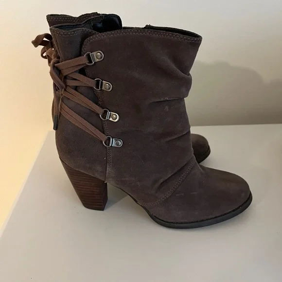 Clark’s tie detail suede booties - Picture 1 of 6